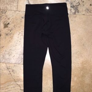 LUXTREME Lululemon Wunder Under Crops Size 10